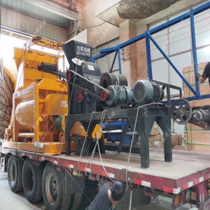 小型雙級粉碎機發貨圖片_發往山東煙臺_破碎粉煤灰