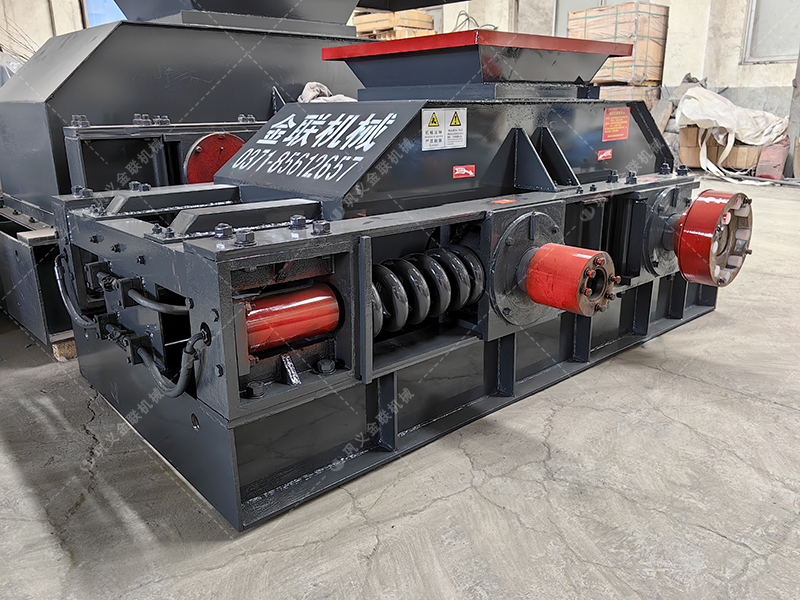 2PG86對輥破碎機發貨 中型破碎機設備發往浙江