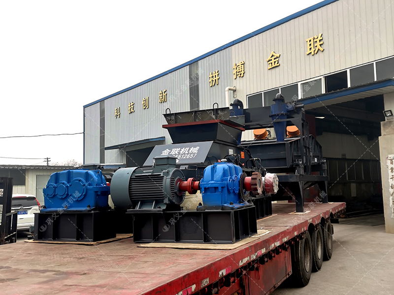 1000x700型半自動(dòng)對(duì)輥式破碎機(jī)發(fā)貨圖片