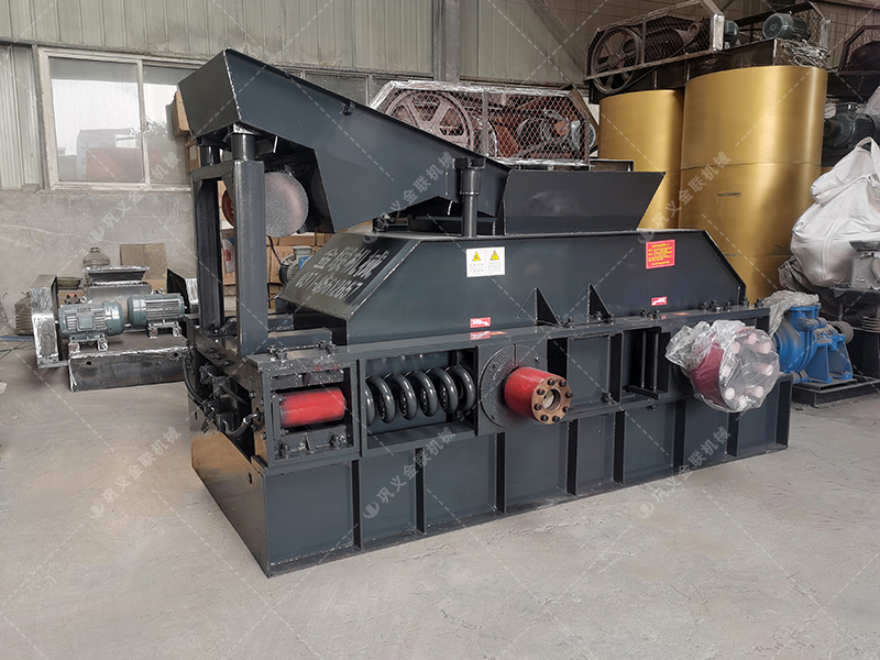 2PG0806彈簧式對輥制砂機-對輥破碎機發往河南