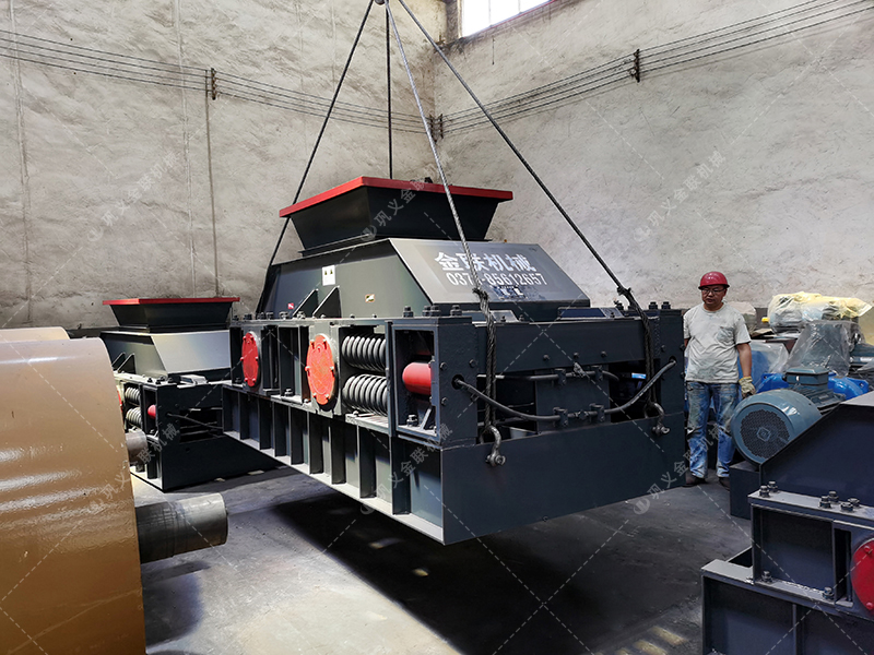 破碎設(shè)備1000x700彈簧式對(duì)輥破碎機(jī)發(fā)貨圖片