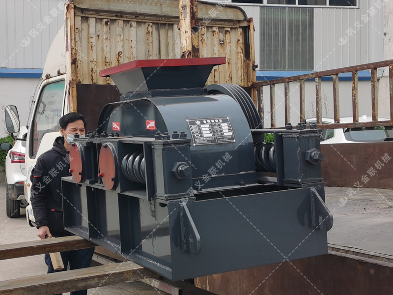 2pg400X250小型對輥破碎機發貨圖片_發往湖南長沙_破碎石英沙