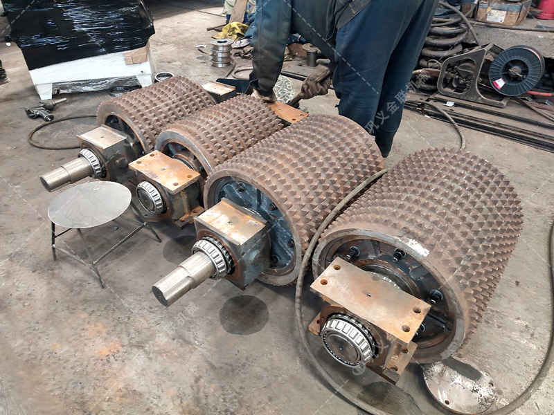 齒輥式破碎機(jī)在煤矸石資源化利用中扮演什么角色？