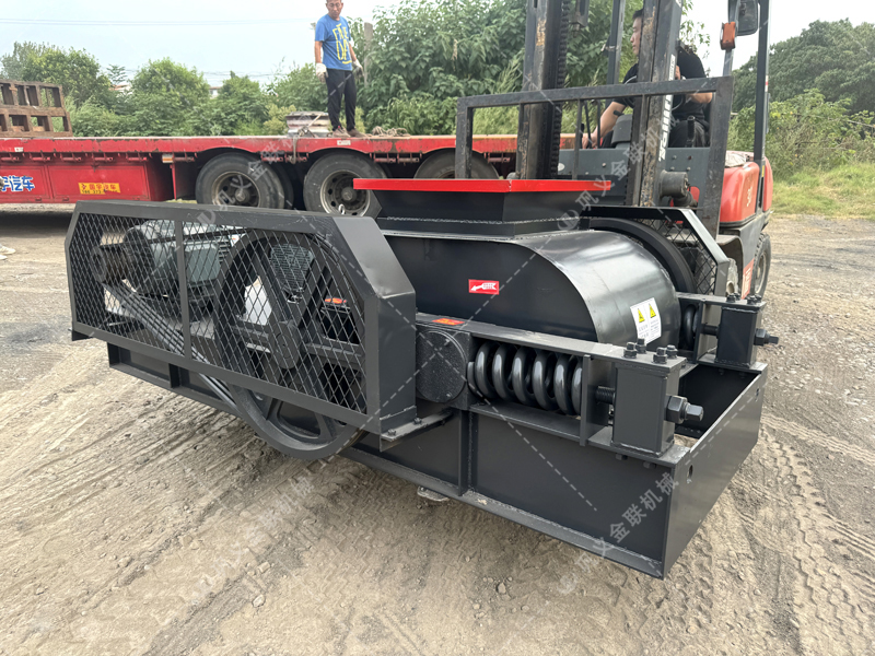 想實現煤炭破碎環節的降本增效?雙齒輥破碎機是不是優解? 想實現煤炭破碎環節的降本增效?雙齒輥破碎機是不是優解?