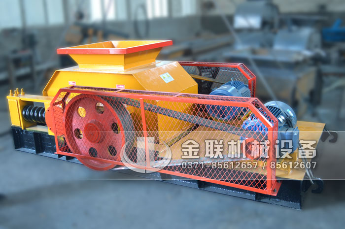 2PGC600*750中型雙齒輥破碎機
