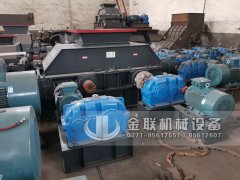 大型雙齒輥破碎機 無軸滾筒篩分機發(fā)貨圖片